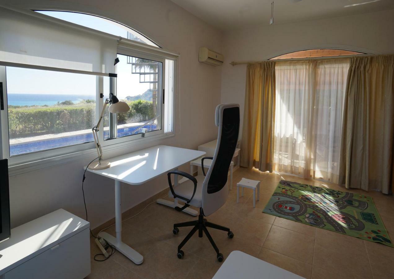Unforgettable Family Escape - Cliffside Villa With Panoramic Sea Views And Kid-Friendly Private Pool Pissouri Exteriör bild